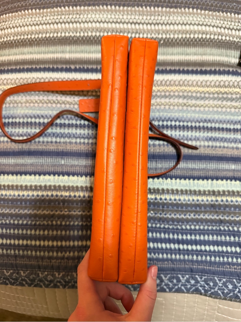 Coach Orange Crossbody Bag - Classic Leather Shoulder Bag Like New - Picture 4 of 9